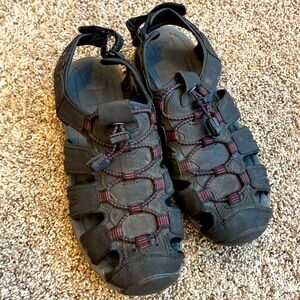 Khombu running shoes/sandals